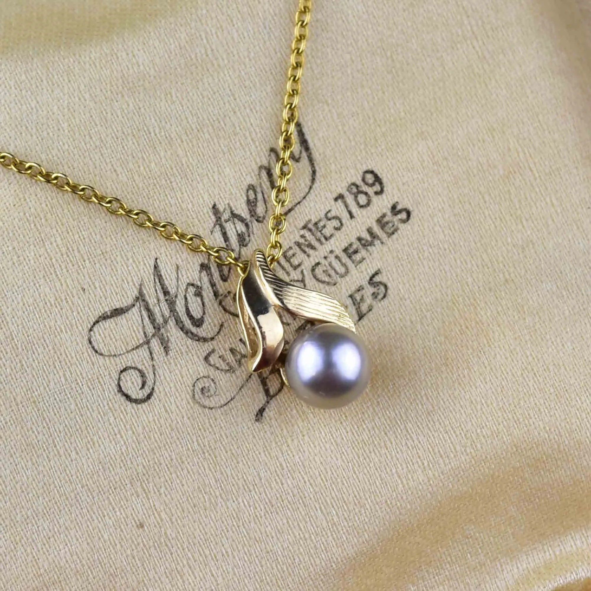 14K Gold Gray Pearl Pendant Necklace