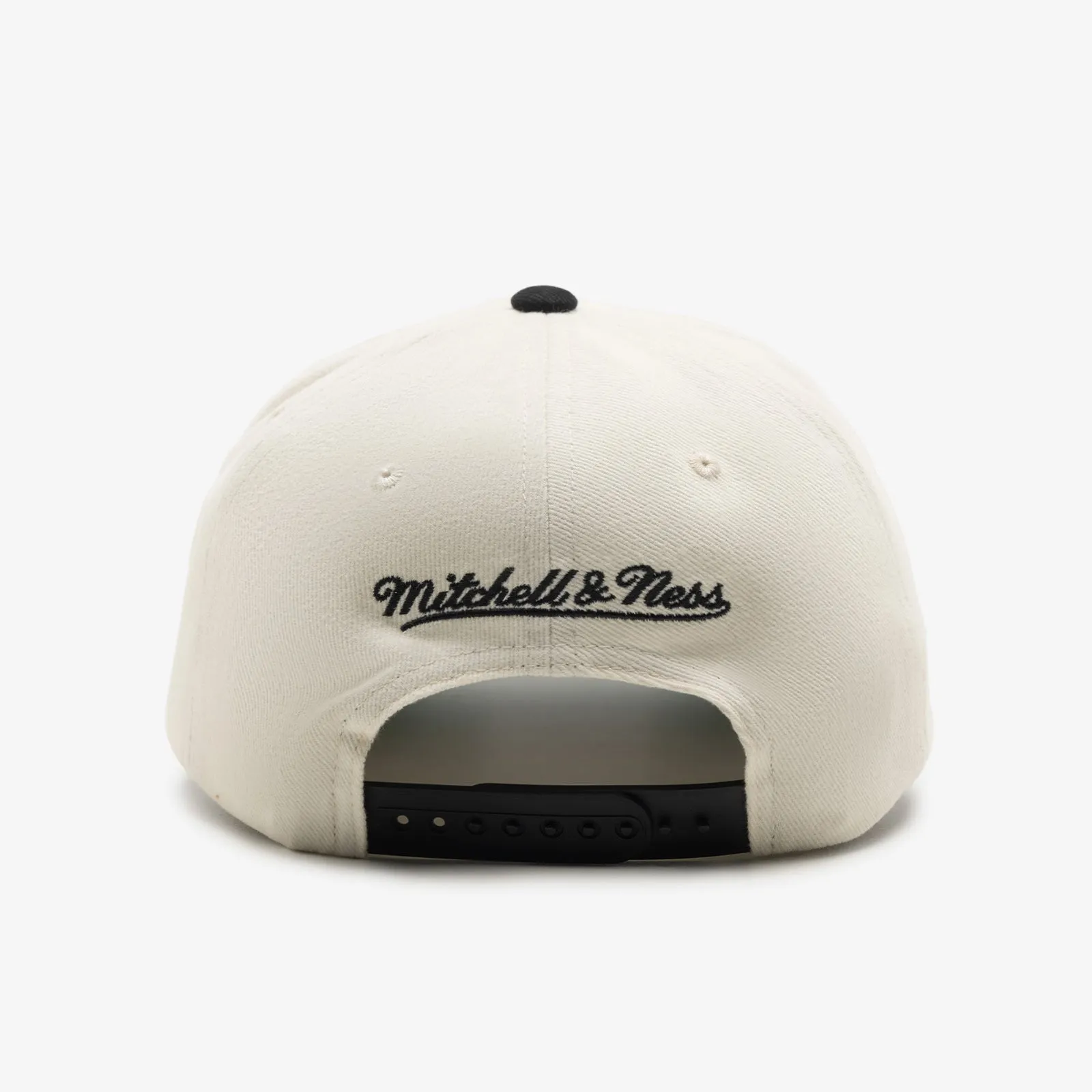 Chicago Bulls 1991 Final Versus Deadstock Snapback - Off White