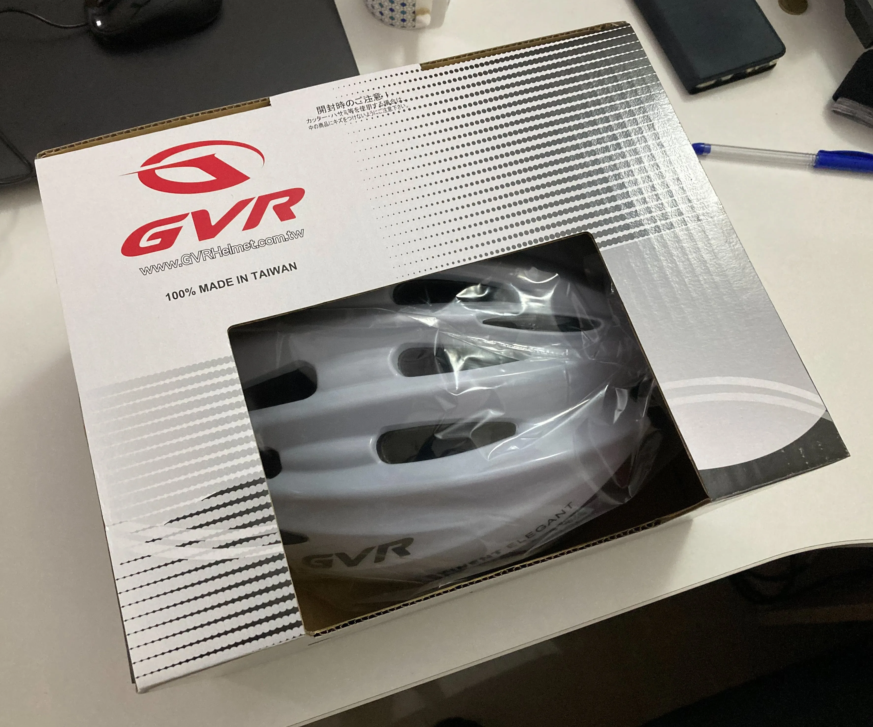 GVR Bicycle Solid White Adult Helmet With Visor B203VSDML-WHT