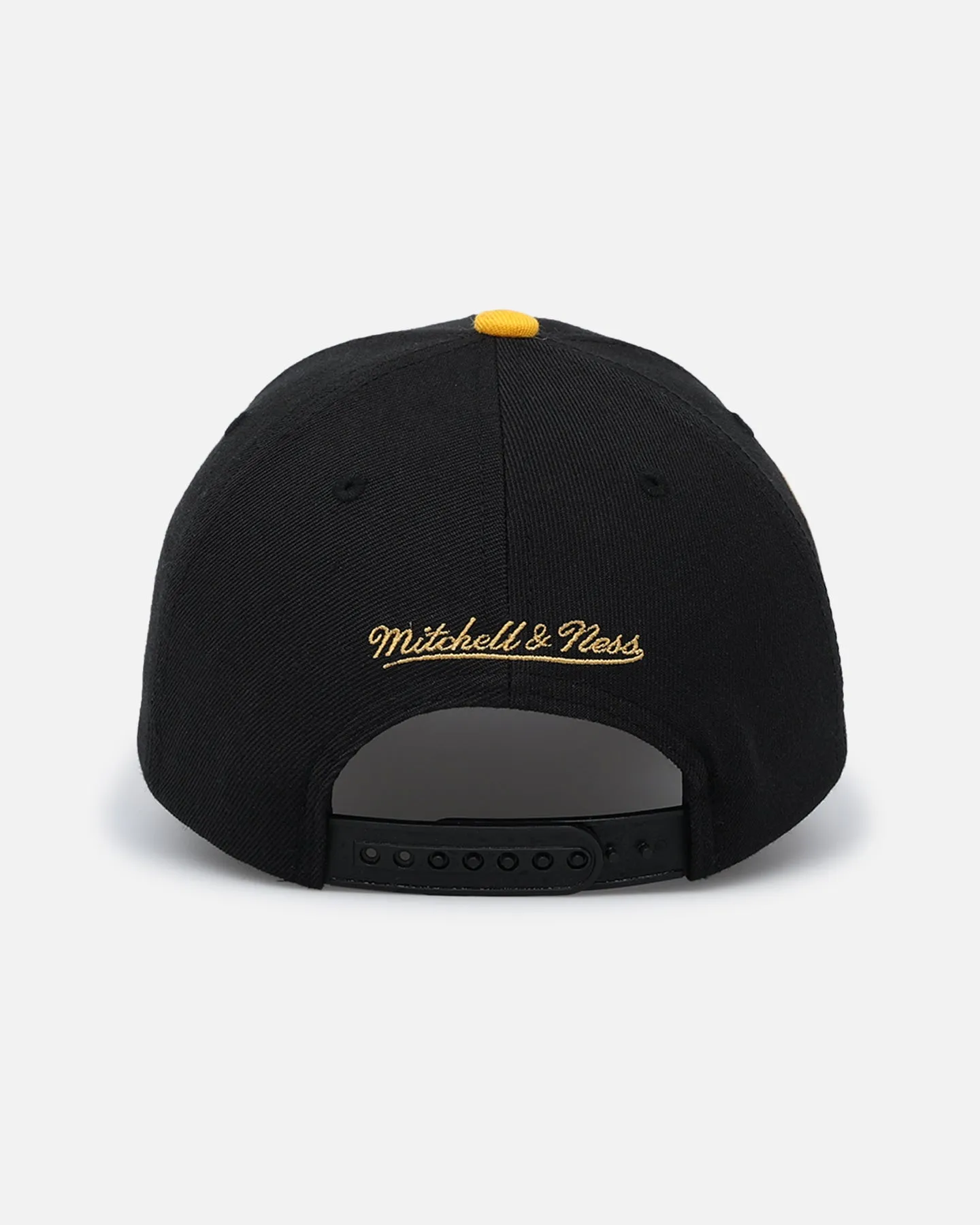 Mitchell & Ness New York Yankees Enter The Dragon Pro Crown Snapback Black/Ochre