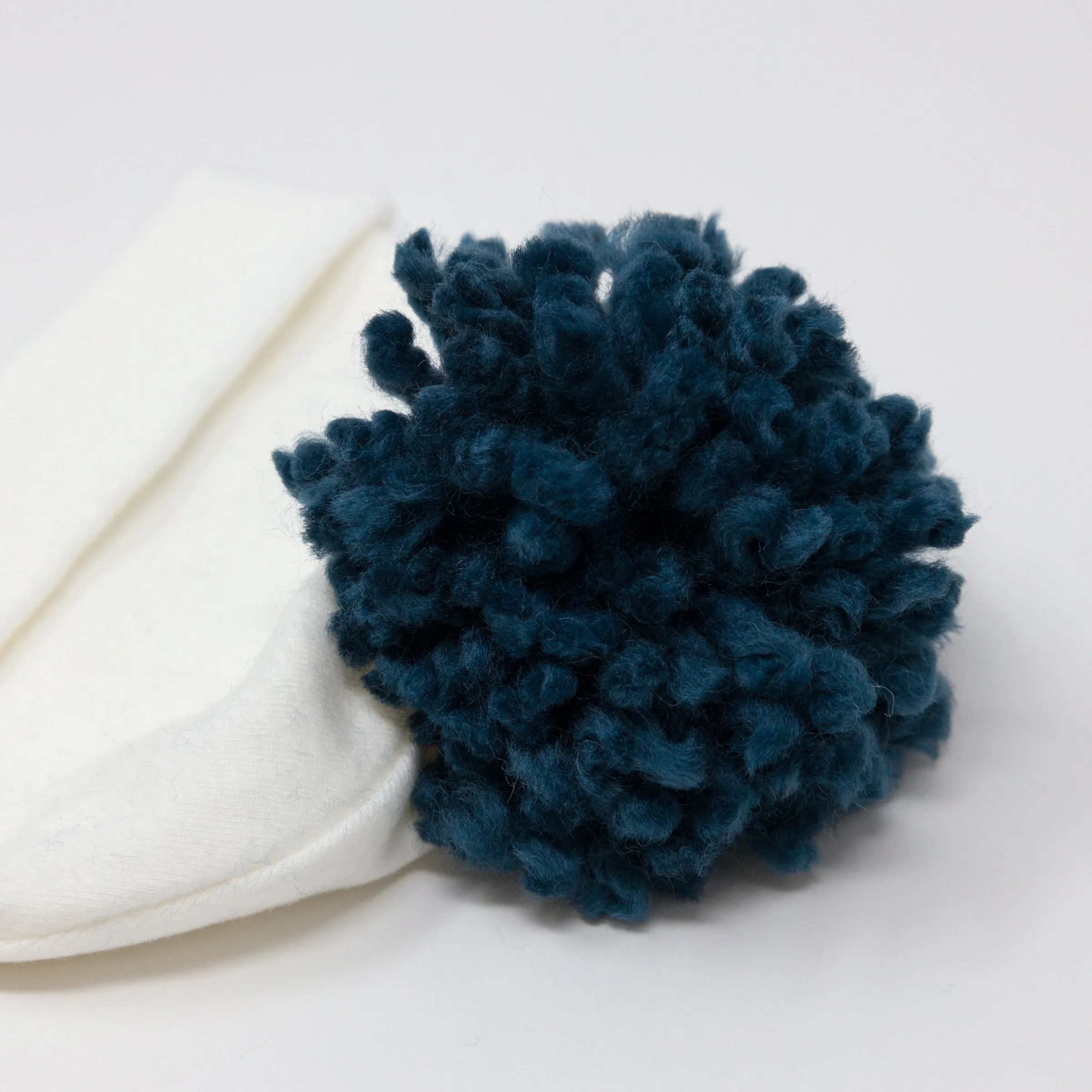 oh baby! Denim Blue Yarn Pom Hat - Cream