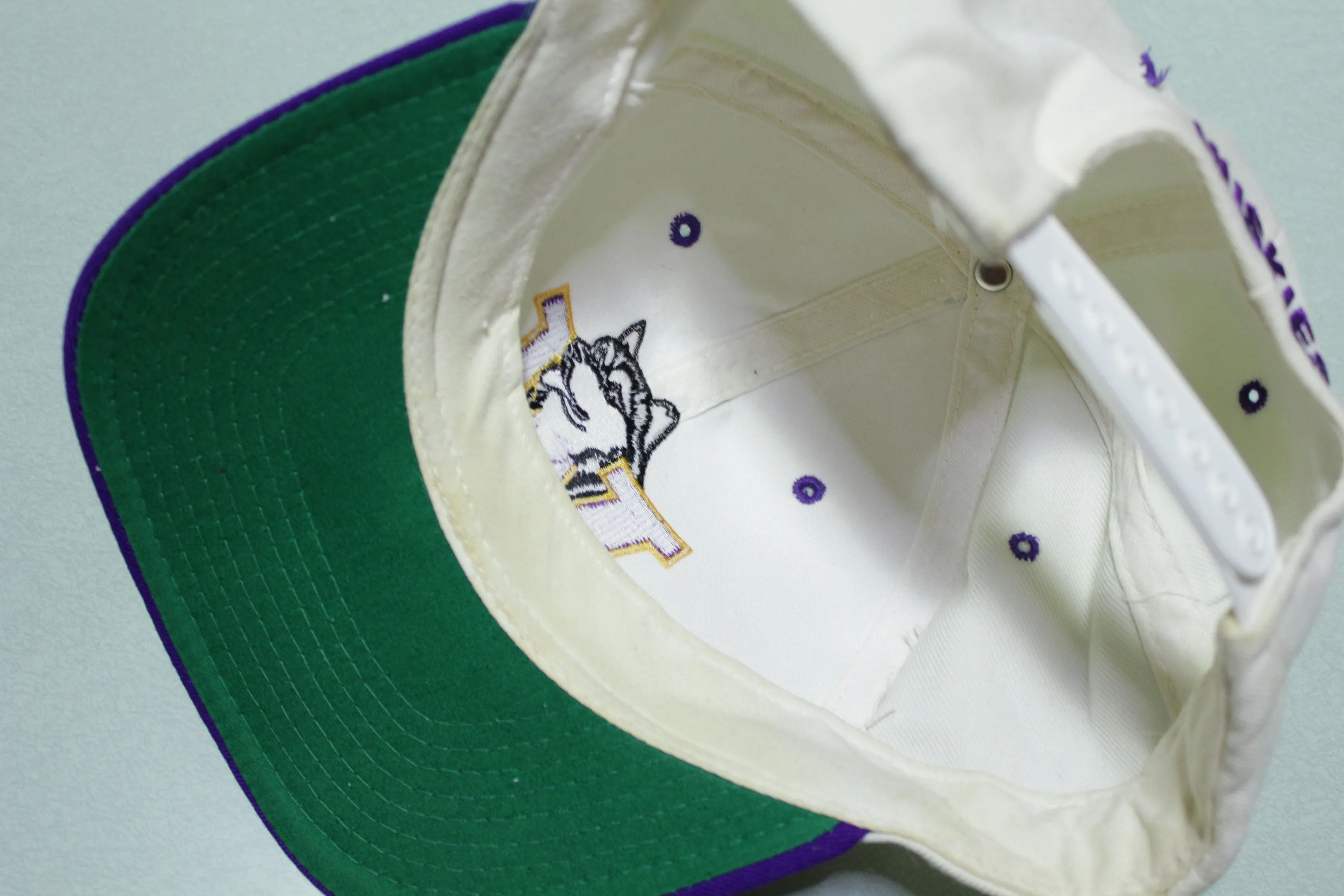 University of Washington Huskies New Era Vintage 90's Trucker Snapback Adjustable Hat