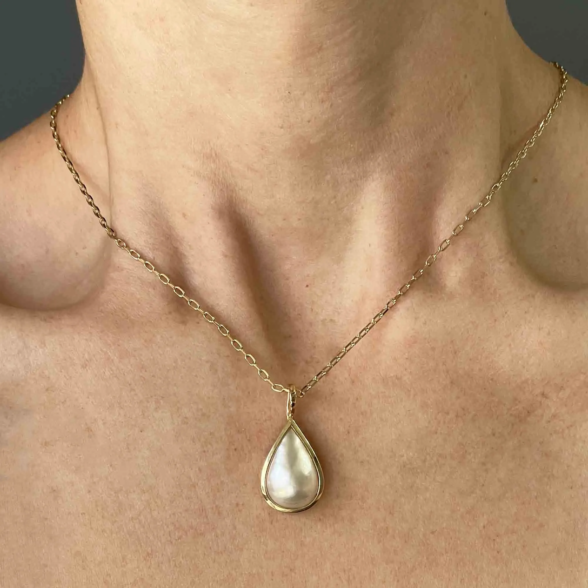 Vintage 14K Gold Mabe Pearl Pendant Necklace