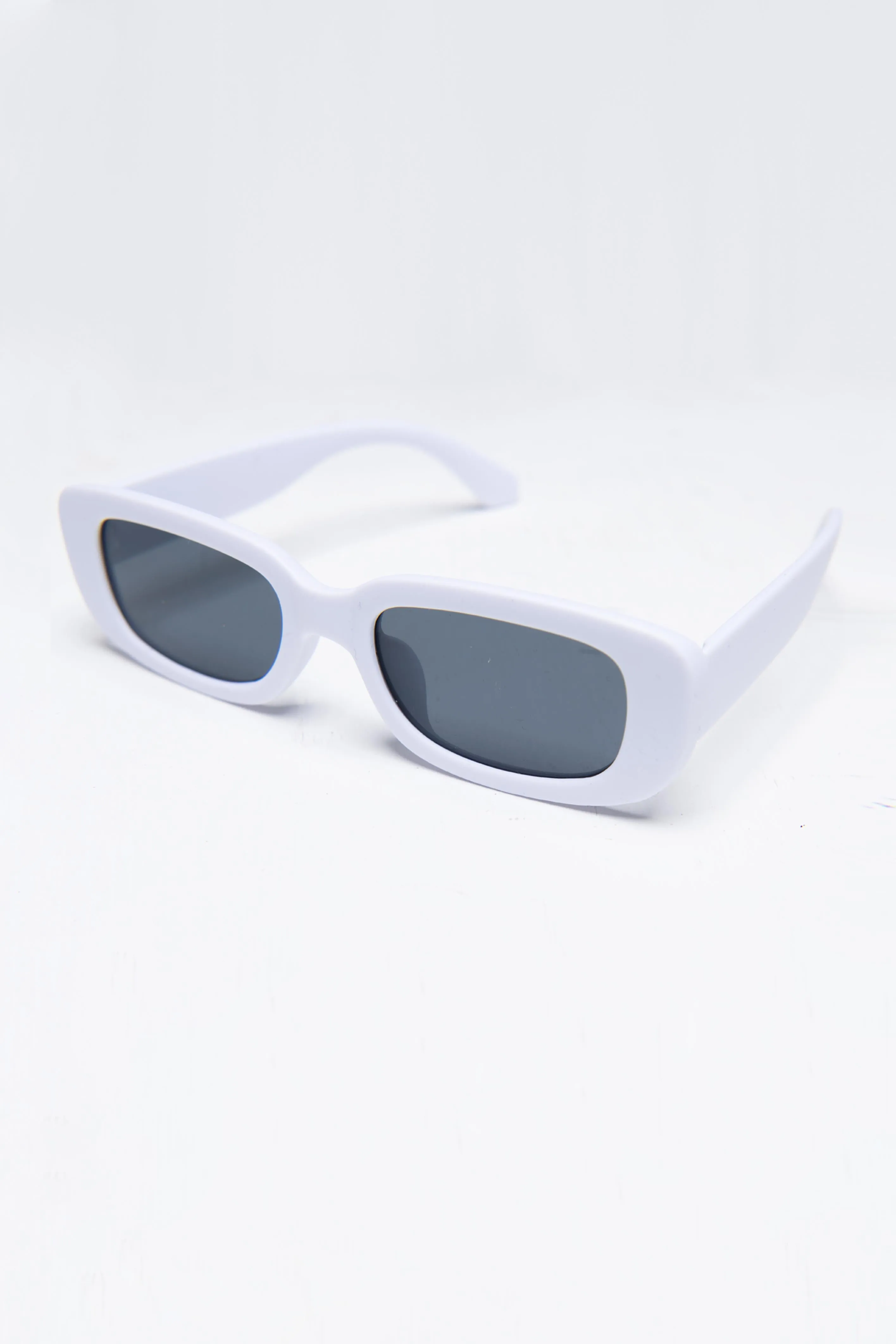 WHITE SUN GLASSES